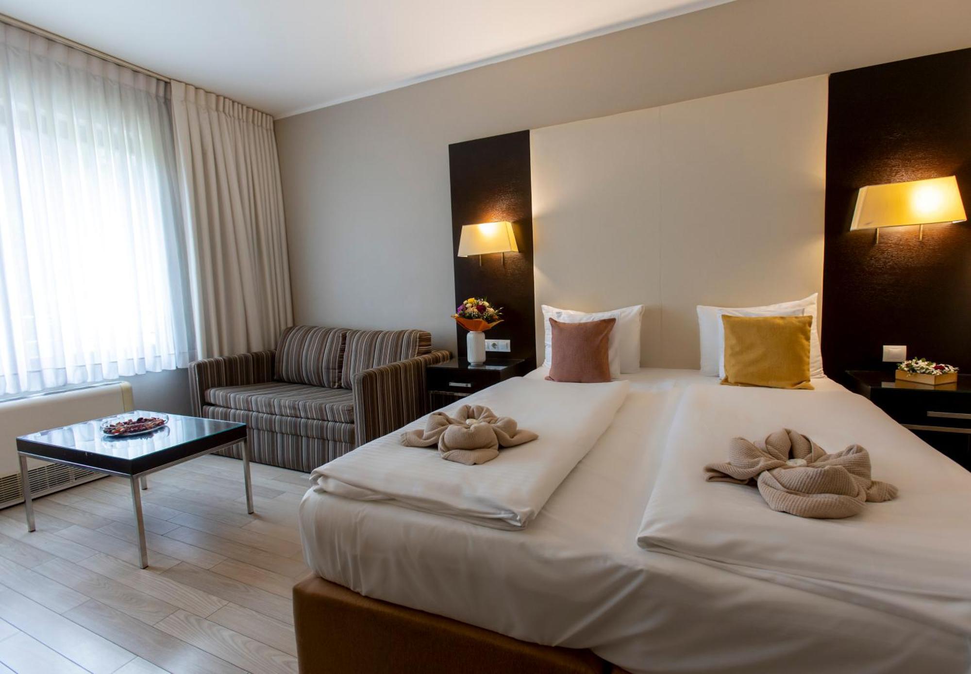 Lion'S Garden Hotel Budapest Exterior photo