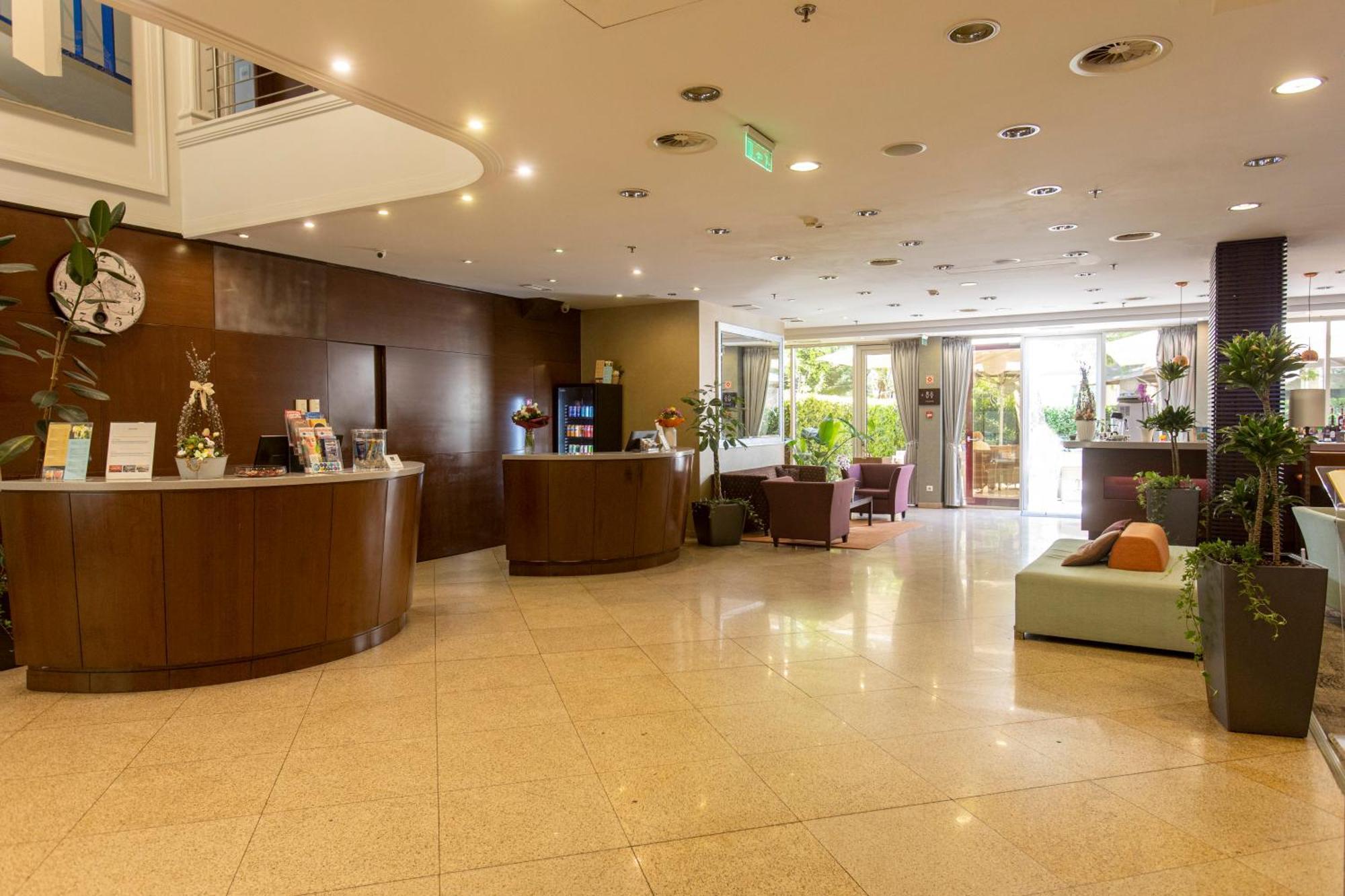 Lion'S Garden Hotel Budapest Exterior photo